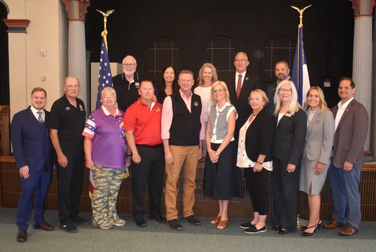 Rep. Hinson, VA Secretary Collins lead roundtable on veterans’ issues at IVH Tuesday